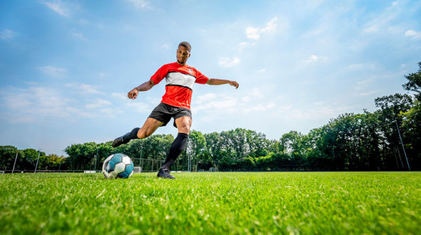 LI_Footbal-player.jpg